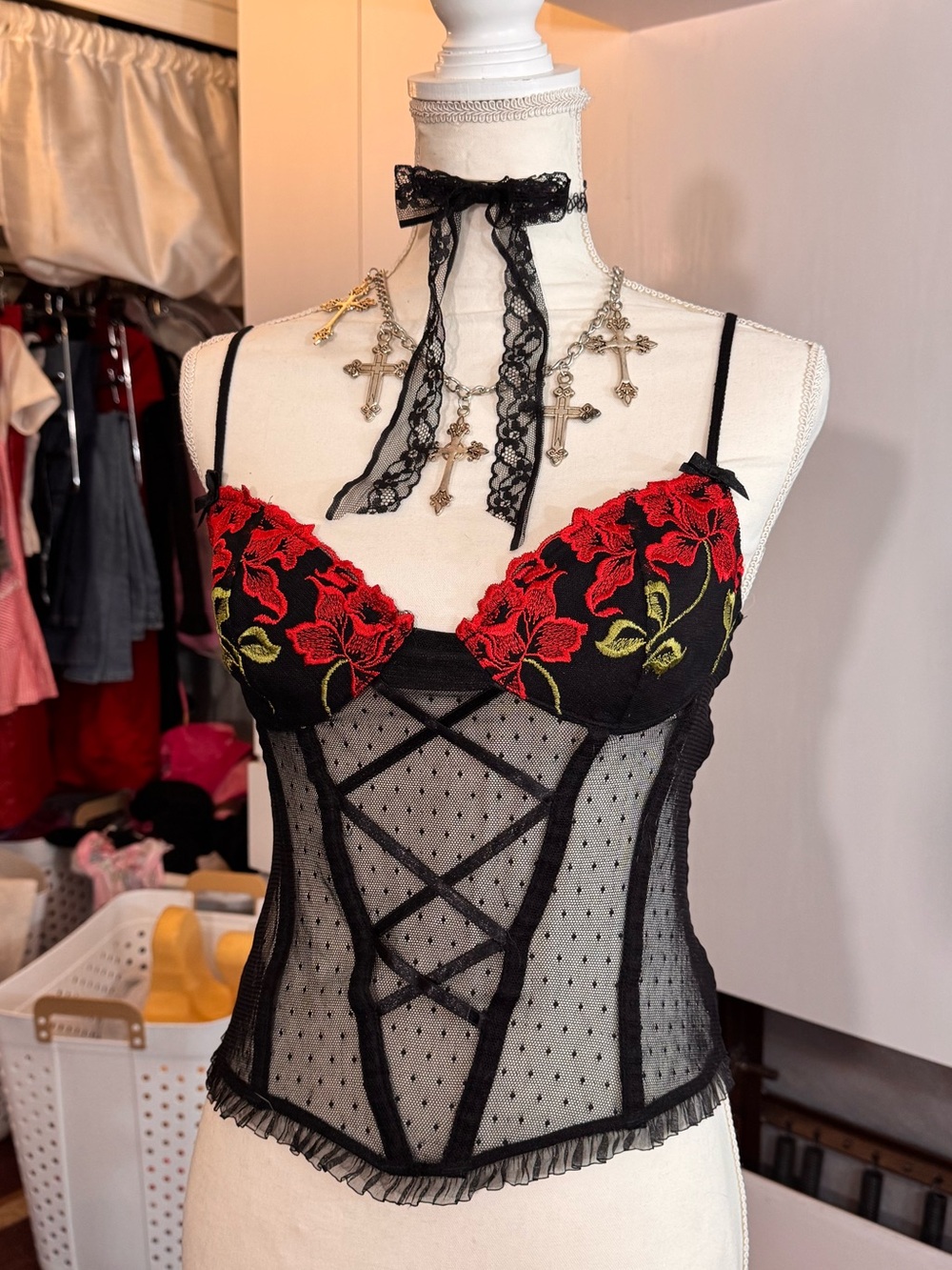 ROSES EMBROIDERED CORSET STYLE SPAGHETTI STRAP TOP Y2K VAMPIRE 🥀🖤